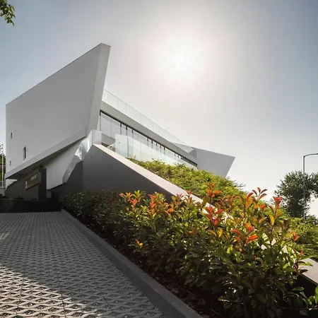 Hotel Lotus Luxury Warna