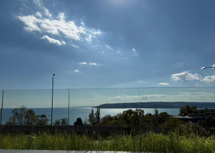 Lotus Luxury Hotel *