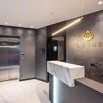 מלון Lotus Luxury